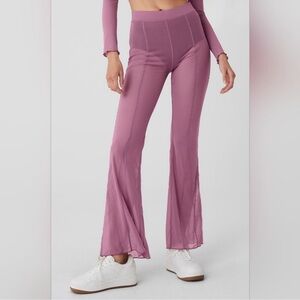 Alo Yoga Mesh High-Waist Flicker Pant in mulberry